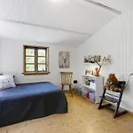 Ilena - 16-3km From The Sea By Interhome